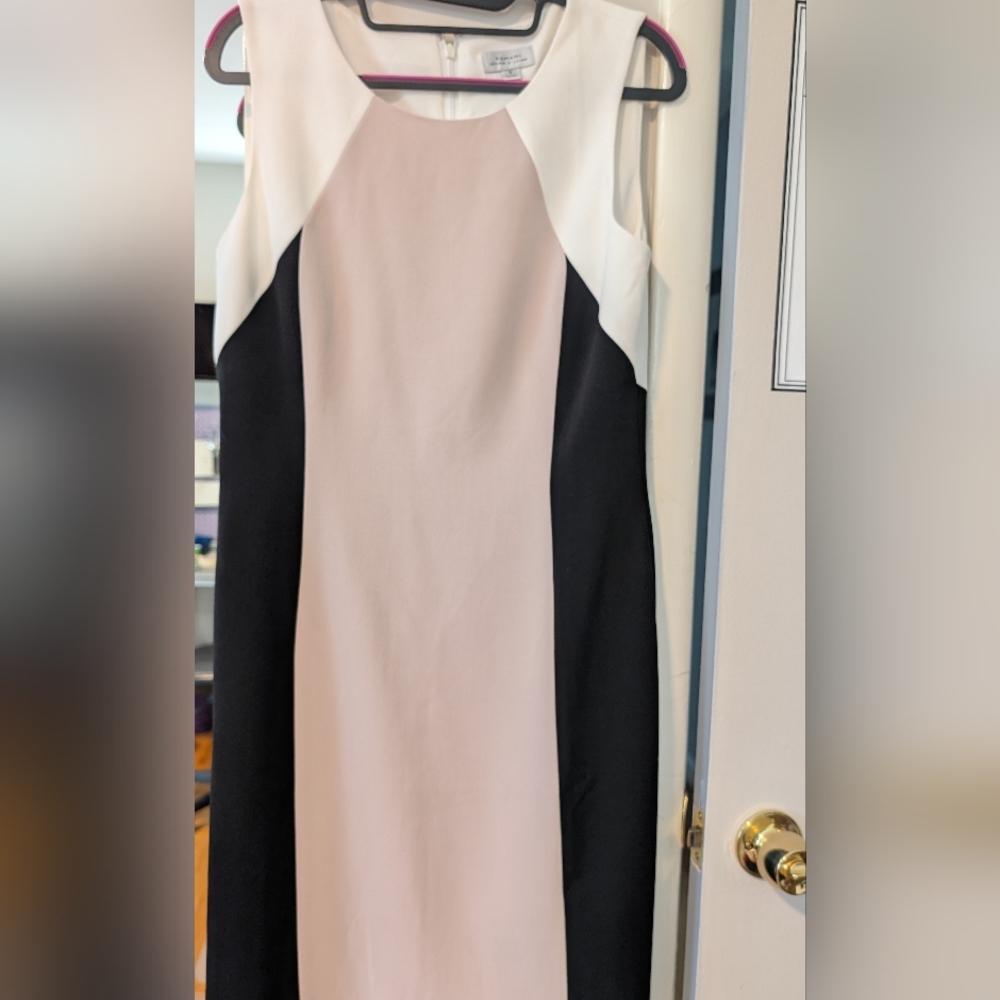 Sleeveless Colorblock Sheath Dress in Taupe, Black & White
